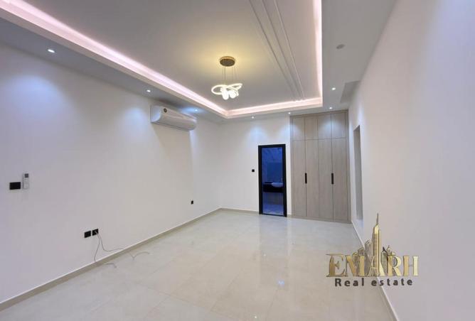 103695032 - Property Image 2