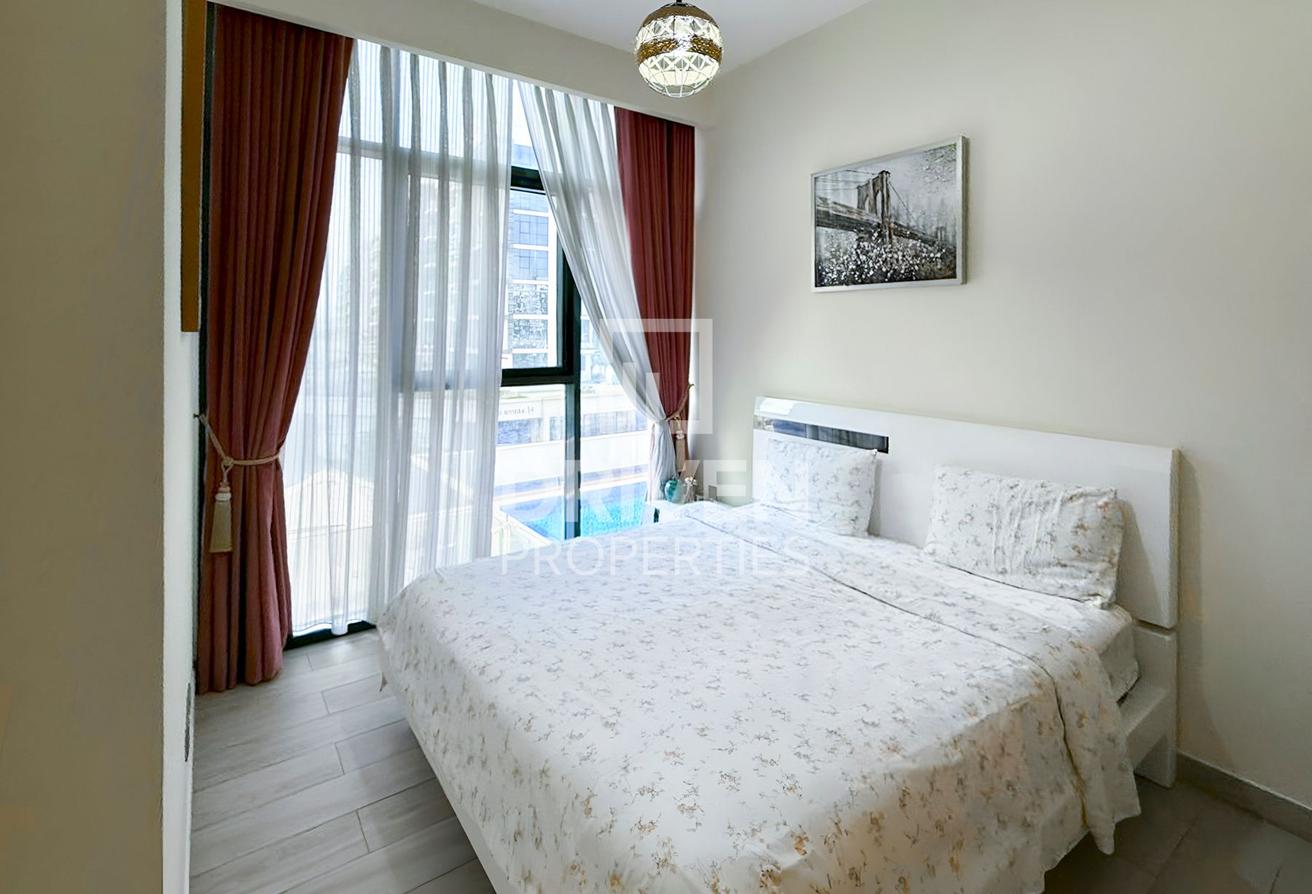 Elegantly Furnished | Multiple Cheques | Vacant photo 5