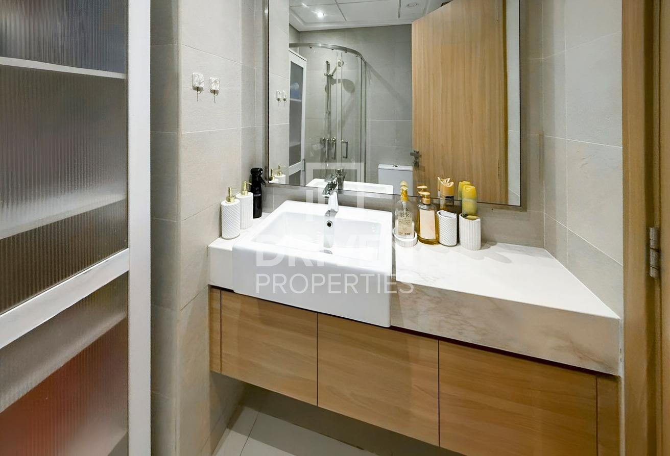 Elegantly Furnished | Multiple Cheques | Vacant photo 8