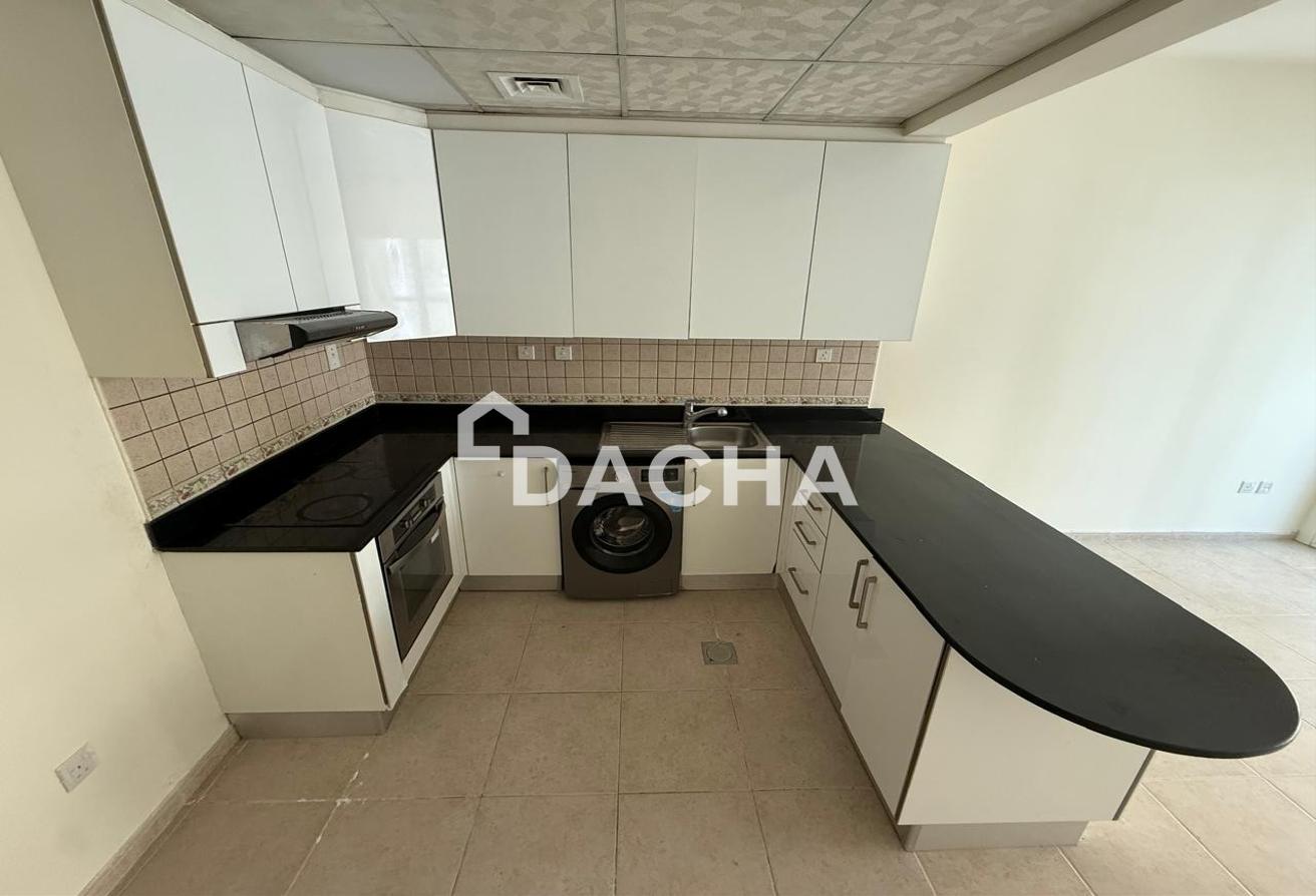 Vacant | Unfurnished | Community View photo 5