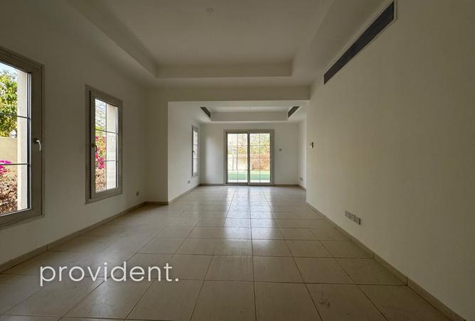 3-bed villa in Springs 9 · Corner unit — photo 2