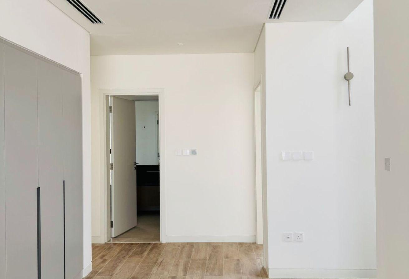 4BR Contemporary Villa | Large Plot | Elevator photo 9