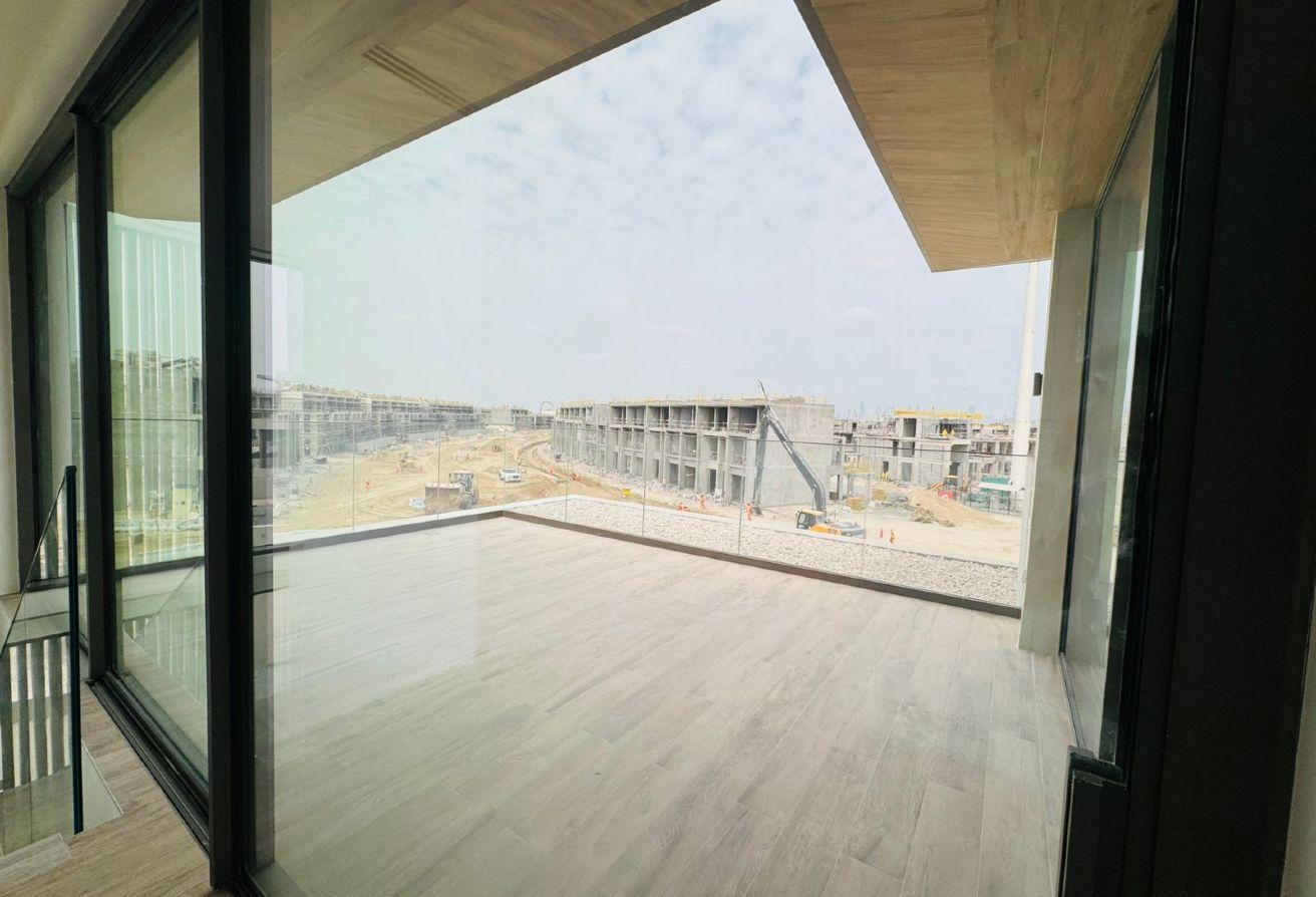 4BR Contemporary Villa | Large Plot | Elevator photo 7