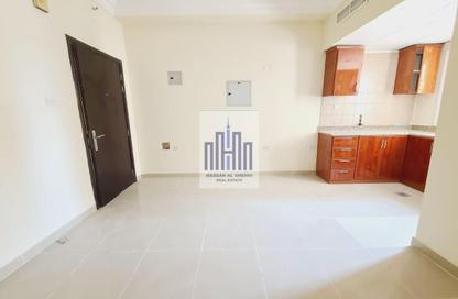 Apartment - Studio - 1 Bathroom for rent in Muwailih Building - Muwaileh - Sharjah
