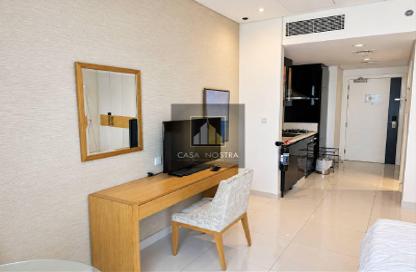 Apartment - Studio - 1 for sale in Waters Edge - Business Bay - Dubai