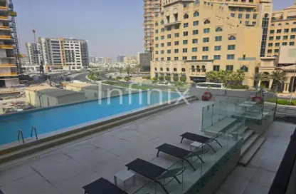 شقة - غرفة نوم - 2 حمامات للبيع في أو تن - الجداف - دبي