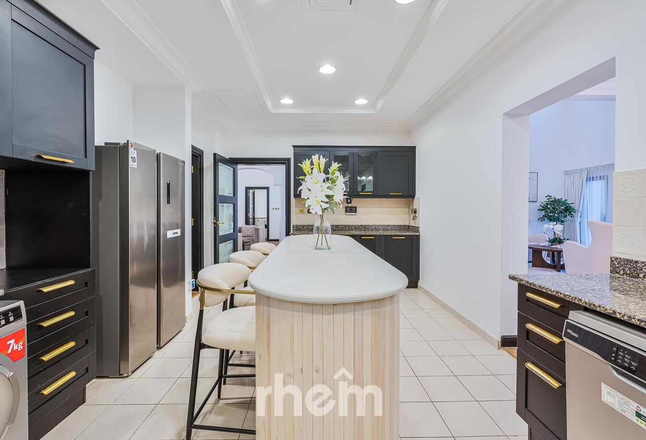 Skyline Oasis | 4-Bed Villa | Canal Cove Living photo 3