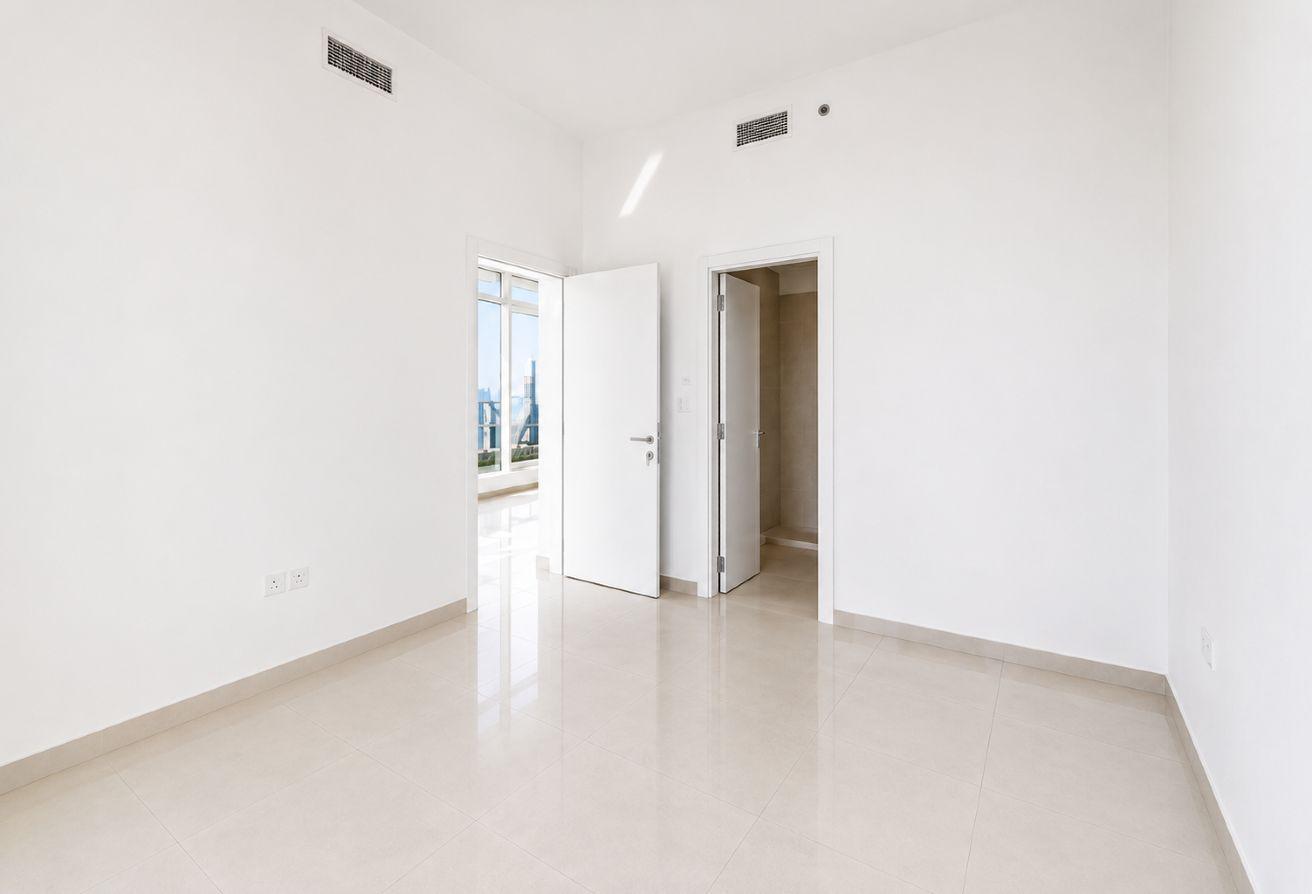 Spacious & Bright 1BR in Botanica Tower photo 6