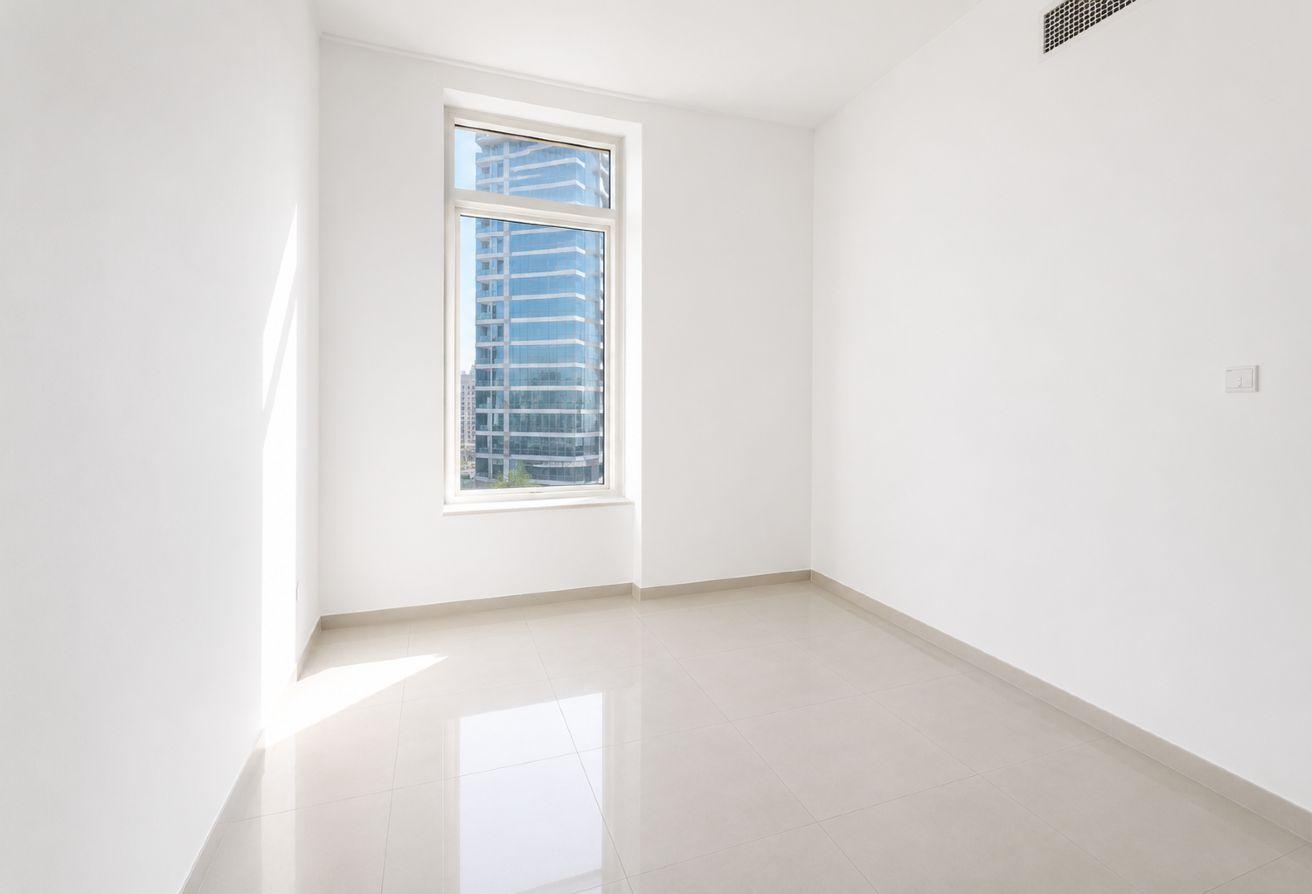 Spacious & Bright 1BR in Botanica Tower photo 4