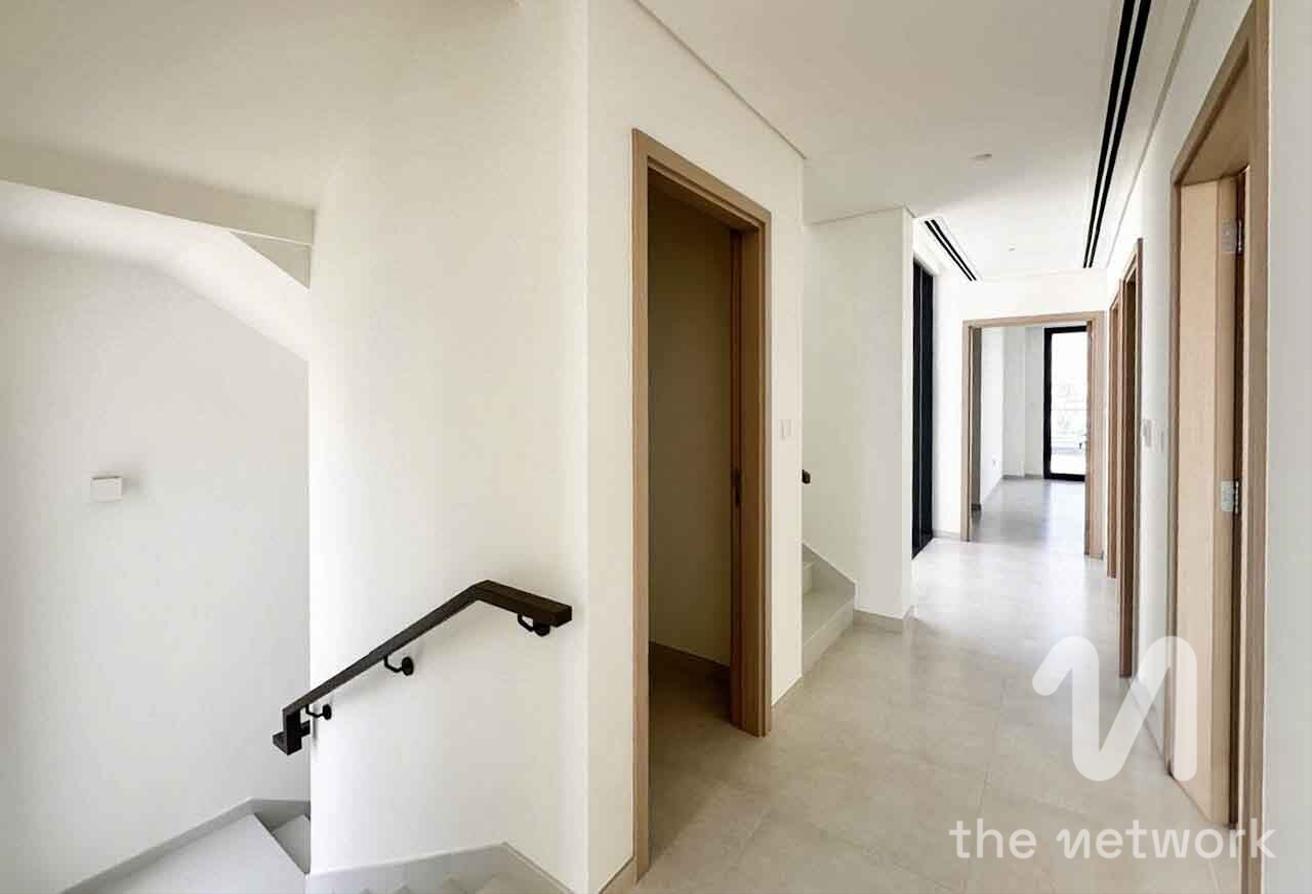 Direct to Pool and Park | Vacant and Ready photo 6