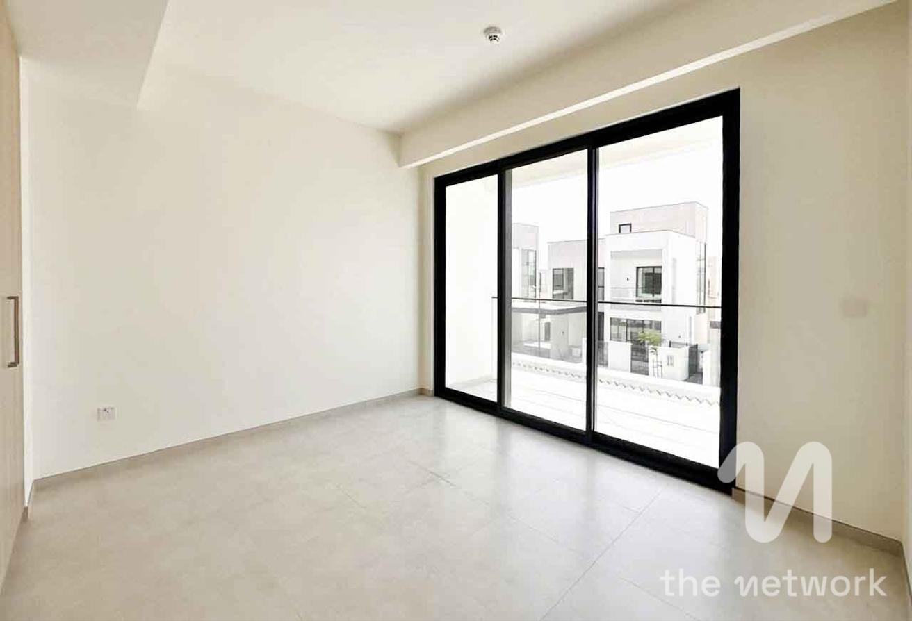 Direct to Pool and Park | Vacant and Ready photo 13