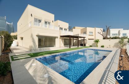 Villa - 4 - 5 for rent in Meadows 2 - Meadows - Dubai