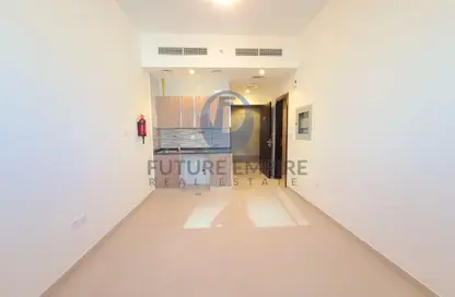 Apartment - 1 Bathroom for rent in Al Shafar Palladium Building - Al Jaddaf - Dubai
