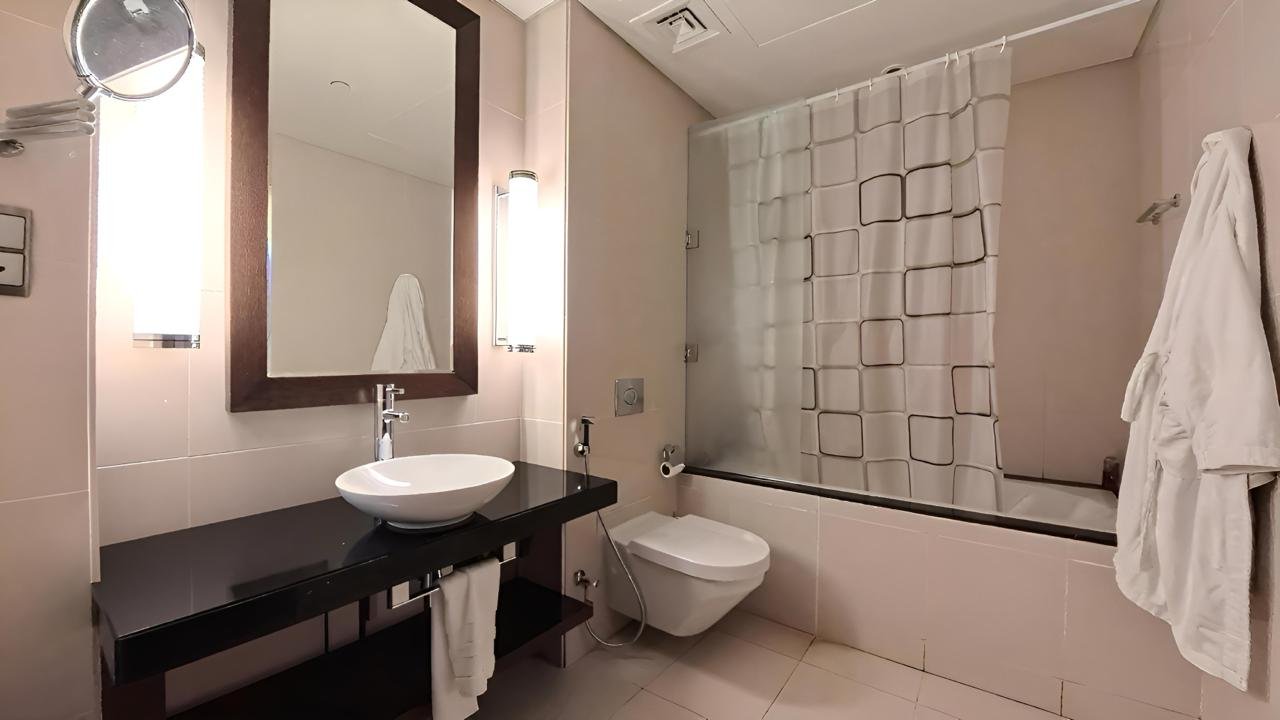 Luxurious 3BR Apartment | Balcony w/ Full Sea View