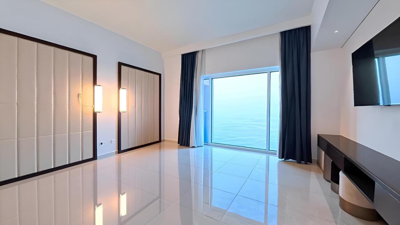 Luxurious 3BR Apartment | Balcony w/ Full Sea View