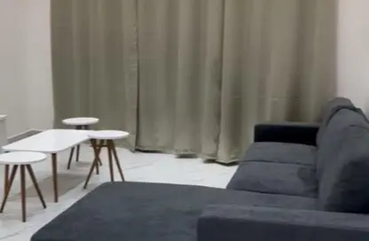 شقة - غرفة نوم - 2 حمامات للبيع في الخان - الشارقة