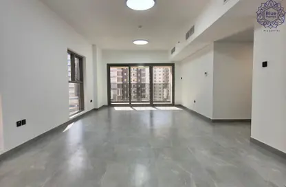 Apartment - 3 Bedrooms - 4 Bathrooms for rent in Riviera Tower - Al Majaz 3 - Al Majaz - Sharjah