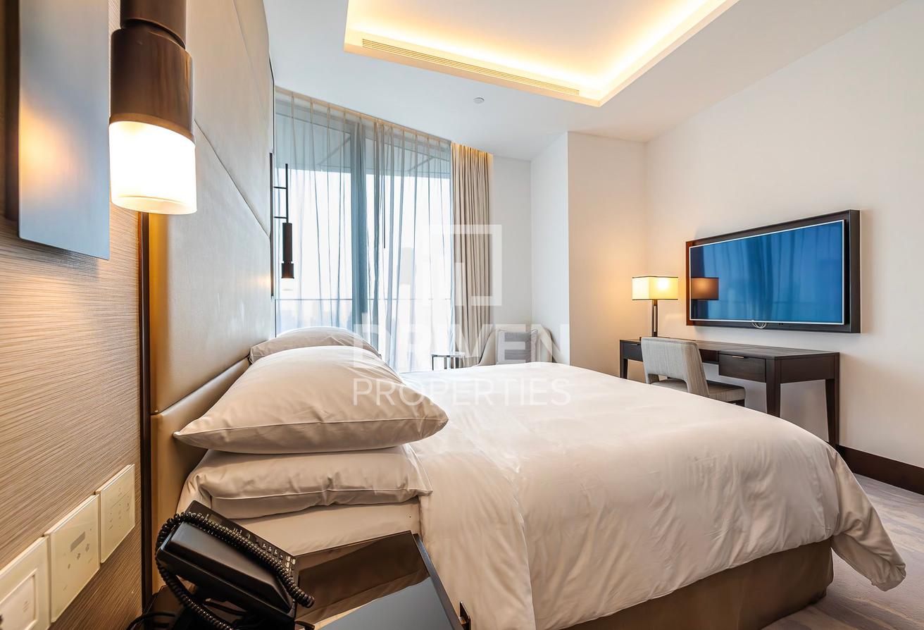 Vacant and Furnished | High Floor | Burj View photo 12