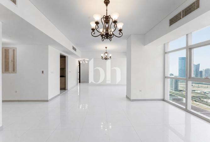 High Floor | Spacious Layout | Prime Location — photo 2