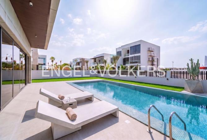 Brand New | Infinity Pool | Vacant | 5 Beds