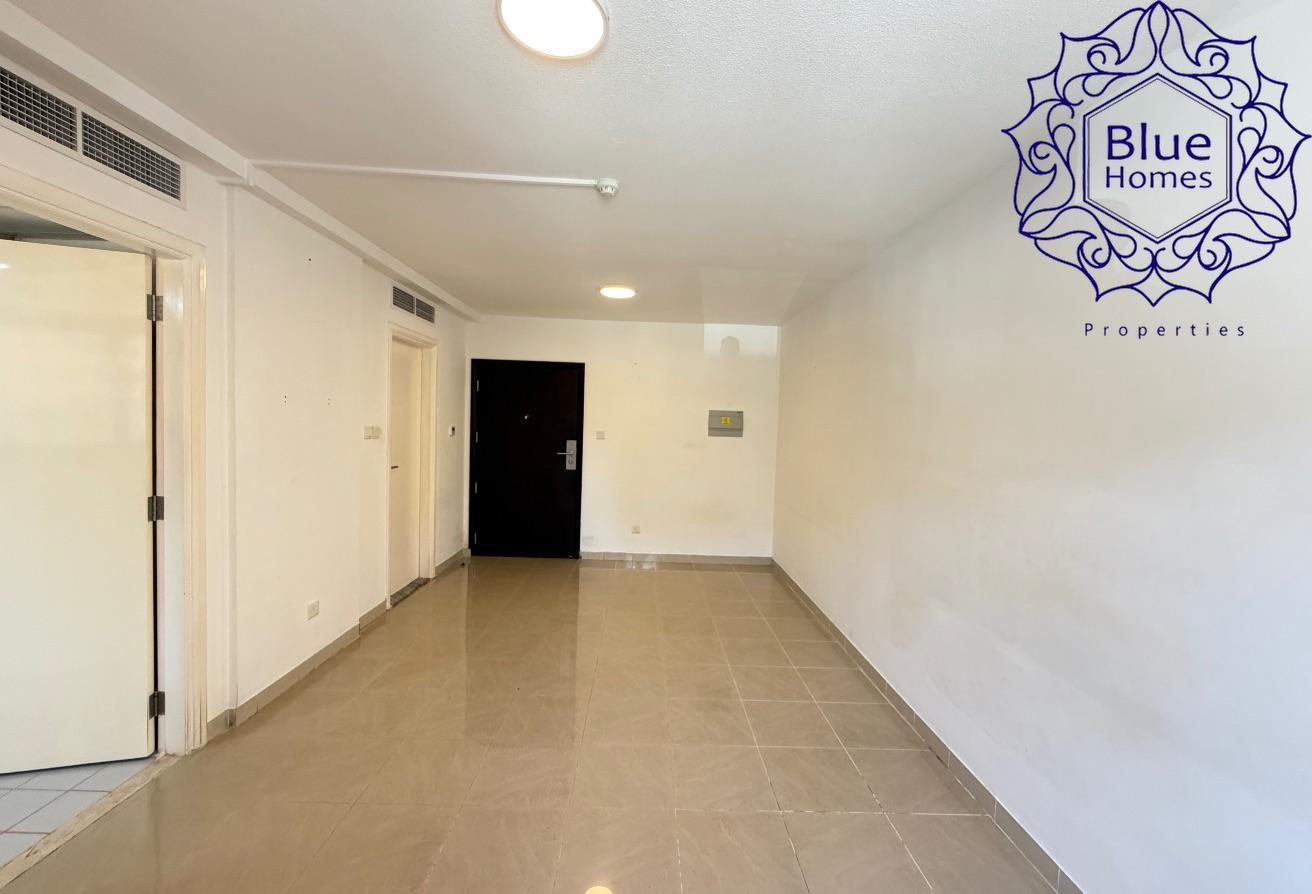 Prime Location , Lavish Studio & Close Kitchen photo 4