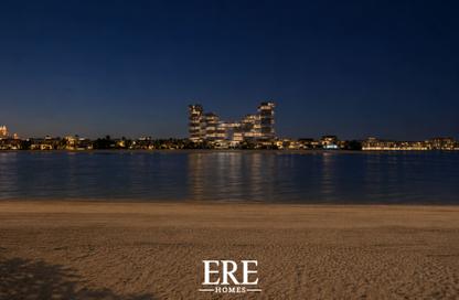Villa - 4 Bedrooms - 5 Bathrooms for rent in Garden Homes Frond E - Garden Homes - Palm Jumeirah - Dubai