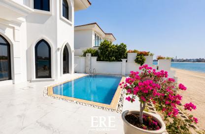 Villa - 4 Bedrooms - 5 Bathrooms for rent in Garden Homes Frond E - Garden Homes - Palm Jumeirah - Dubai