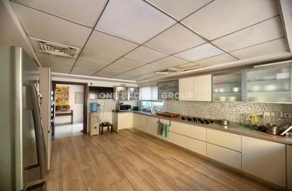Villa - 4 Bedrooms - 5 Bathrooms for rent in Meadows 4 - Meadows - Dubai