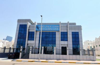 Villa - Studio - 6 Bathrooms for rent in Al Khalidiya - Abu Dhabi