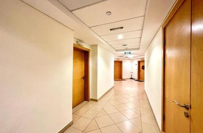 Apartment - 1 Bedroom - 2 Bathrooms for rent in Al Khushkar - Shoreline Apartments - Palm Jumeirah - Dubai