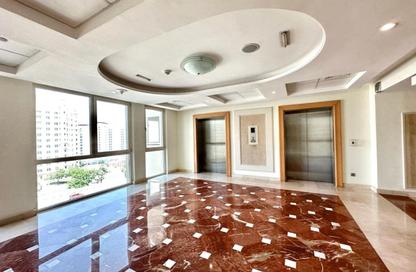Apartment - 1 Bedroom - 2 Bathrooms for rent in Al Khushkar - Shoreline Apartments - Palm Jumeirah - Dubai