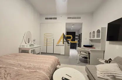 Apartment - Studio - 1 Bathroom for rent in East Village - Aljada - Sharjah