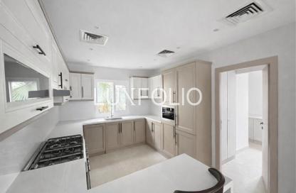 Villa - 3 Bedrooms - 3 Bathrooms for rent in Meadows 1 - Meadows - Dubai