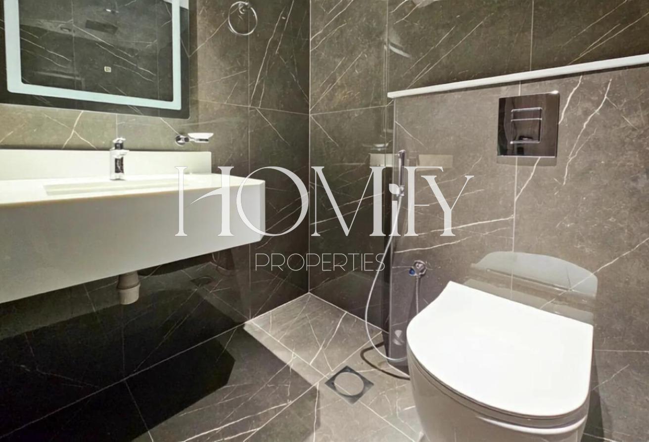 Good Location | Private Pool | Vacant photo 5