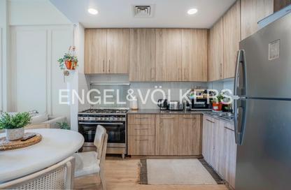 Apartment - 2 Bedrooms - 2 Bathrooms for sale in Parkviews - Town Square - Dubai
