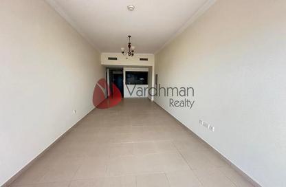 Apartment - 1 Bedroom - 2 Bathrooms for rent in Mazaya 12 - Queue Point - Liwan - Dubai Land - Dubai