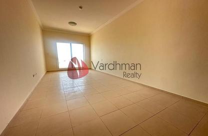 Apartment - 1 Bedroom - 2 Bathrooms for rent in Mazaya 12 - Queue Point - Liwan - Dubai Land - Dubai