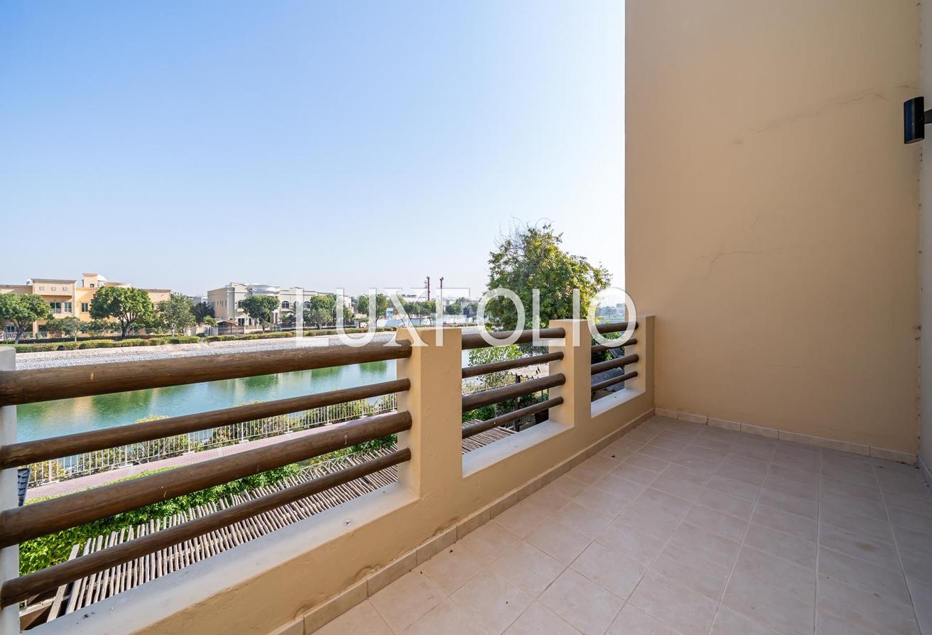 Spectacular | Available | Fully Furnished photo 26