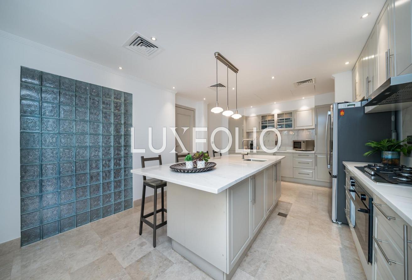 Spectacular | Available | Fully Furnished photo 12