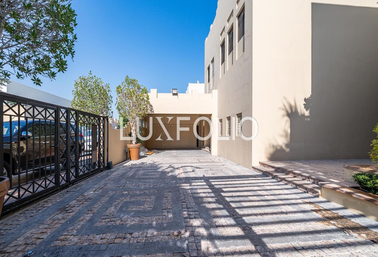 Spectacular | Available | Fully Furnished photo 30