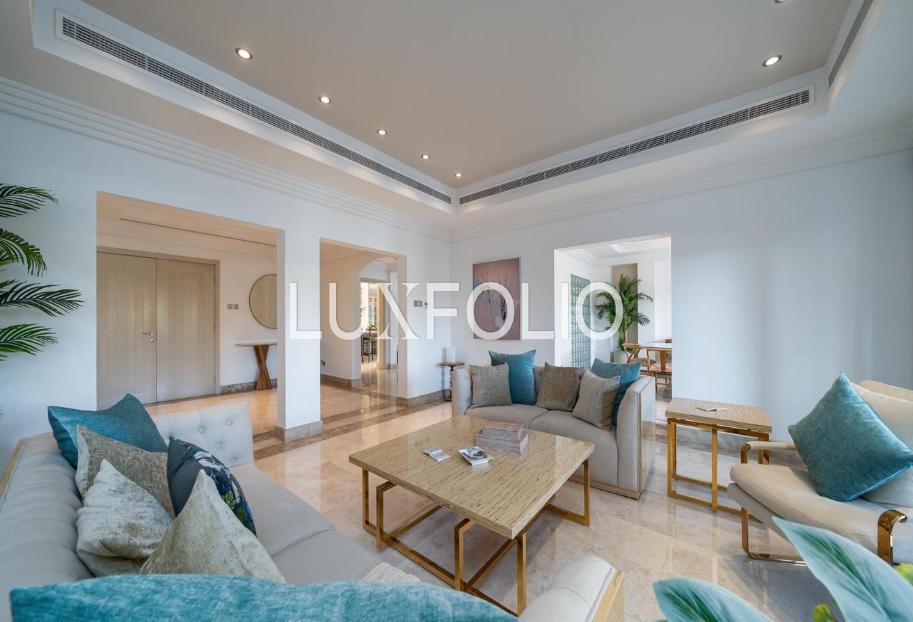 Spectacular | Available | Fully Furnished photo 4