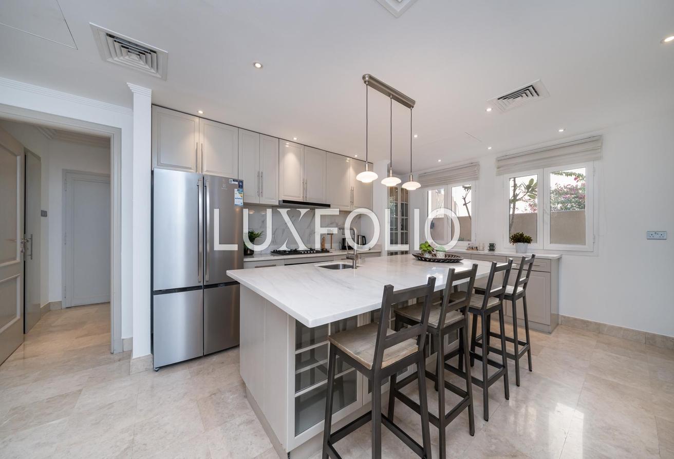 Spectacular | Available | Fully Furnished photo 11