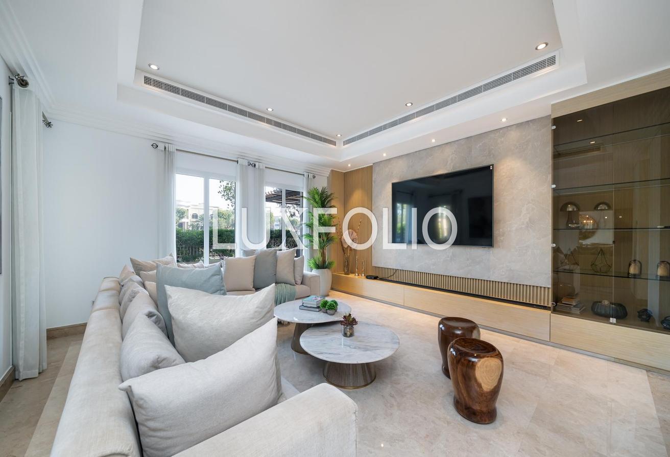 Spectacular | Available | Fully Furnished photo 6