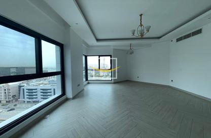 Apartment - 3 - 4 for rent in Al Hudaiba Mall - Al Hudaiba - Bur Dubai - Dubai