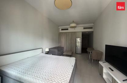 Apartment - Studio - 1 for rent in SOL Bay - Business Bay - Dubai