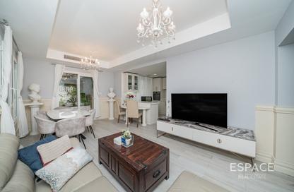 Villa - 2 Bedrooms - 3 Bathrooms for rent in Springs 1 - The Springs - Dubai