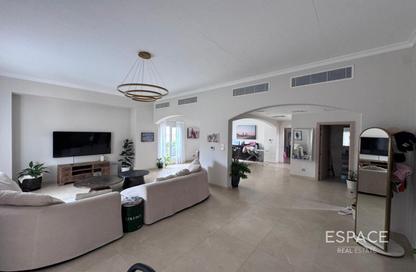 Villa - 3 Bedrooms - 2 Bathrooms for rent in Meadows 1 - Meadows - Dubai