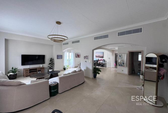 94861220 - Property Image 2