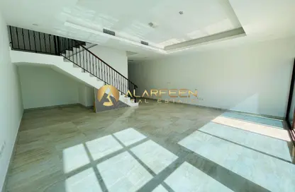 فيلا - 3 غرف نوم - 4 حمامات للايجار في منطقة 14 - قرية جميرا الدائرية - دبي