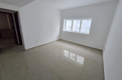 Apartment - 1 - 2 for rent in Al Khan Corniche - Al Khan - Sharjah